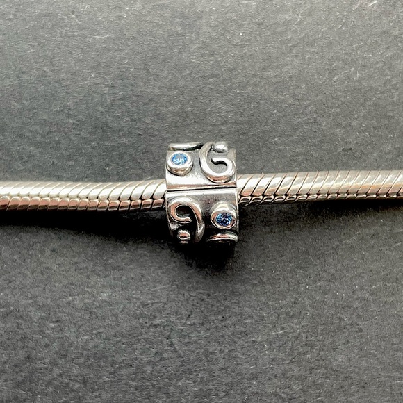 Pandora Tendril Blue clip style 790380CZB - Picture 2 of 3